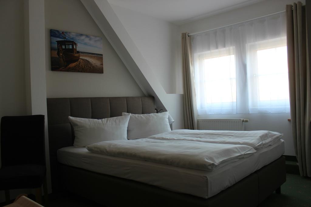 Hotel Und Restaurant "Zur Zwiebel" Peenemunde Exteriér fotografie