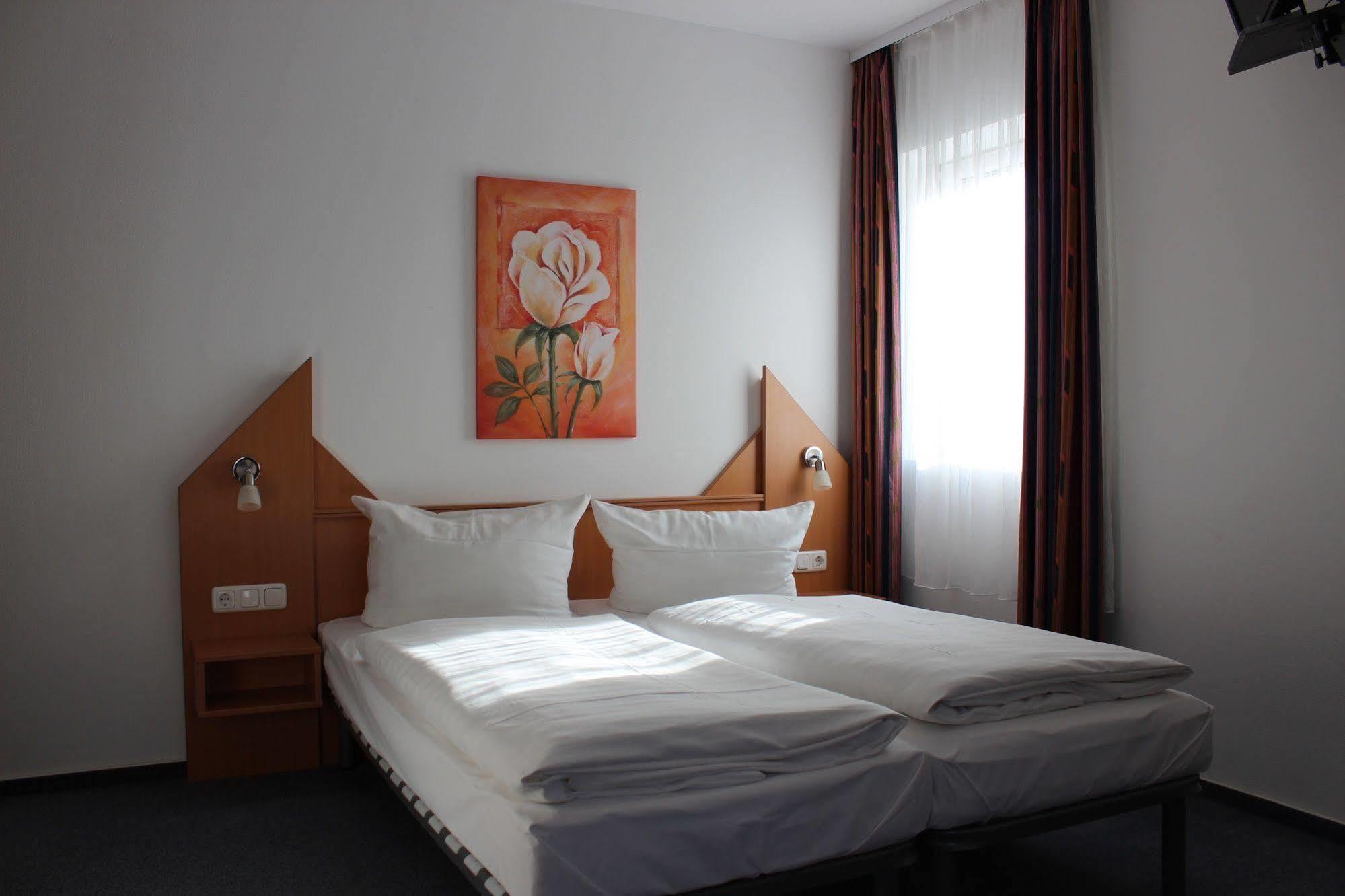 Hotel Und Restaurant "Zur Zwiebel" Peenemunde Exteriér fotografie